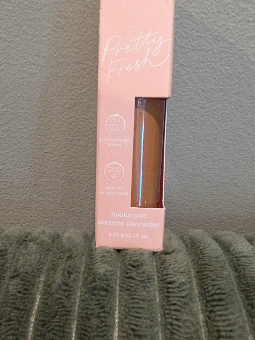 New Colourpop Hyaluronic Creamy Concealer - Dark